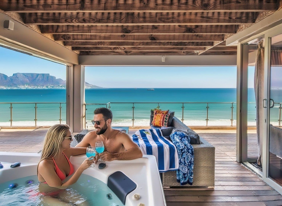 4 Bedroom Property for Sale in Bloubergrant Western Cape